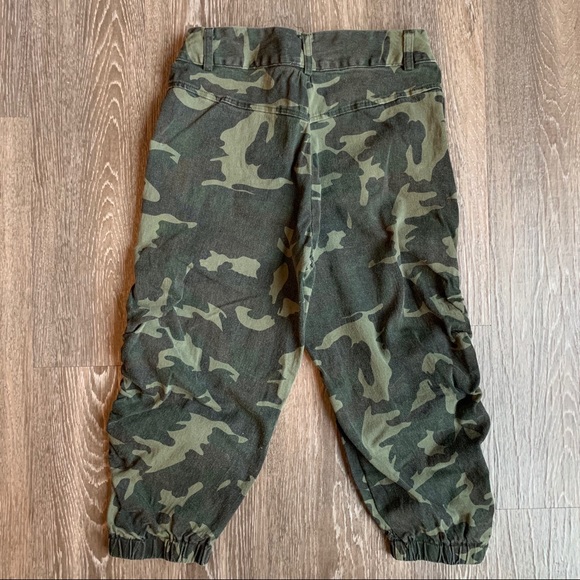 Faded Camo Capri Joggers - Picture 3 of 4